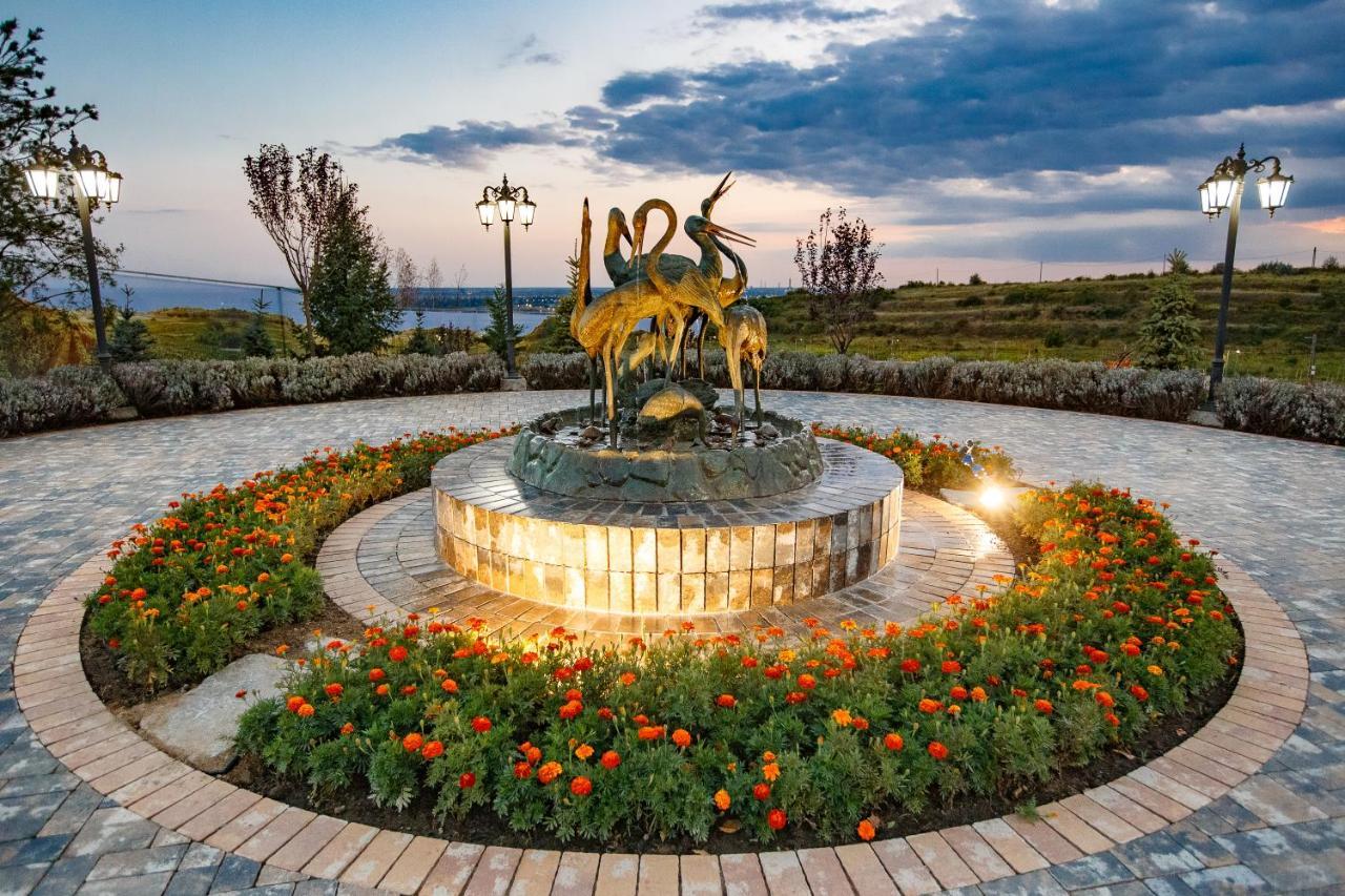 Casa Timis - Wellness & Spa Resort Chitorani Esterno foto The 100th Anniversary Fountain